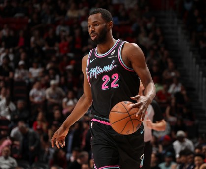 ng体育app-复出状态可以！维金斯半场5中4&amp;三分2中1拿到9分3板2断1帽