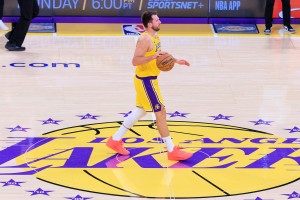 ng体育下载-东契奇生涯第100场30+10助 历史第4人 仅次于大O&amp;哈登&amp;詹姆斯