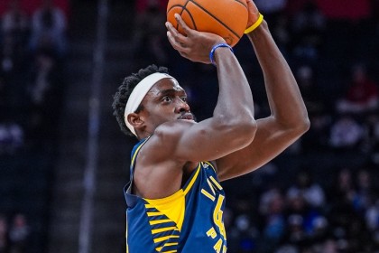 ng体育官网-双核缺阵白帝高开低走，西亚卡姆21+8+6+准绝杀，步行者复仇绿军